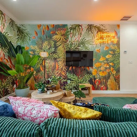 Villa Unwind In Tropical Jungle With King Beds, Yoga, Games